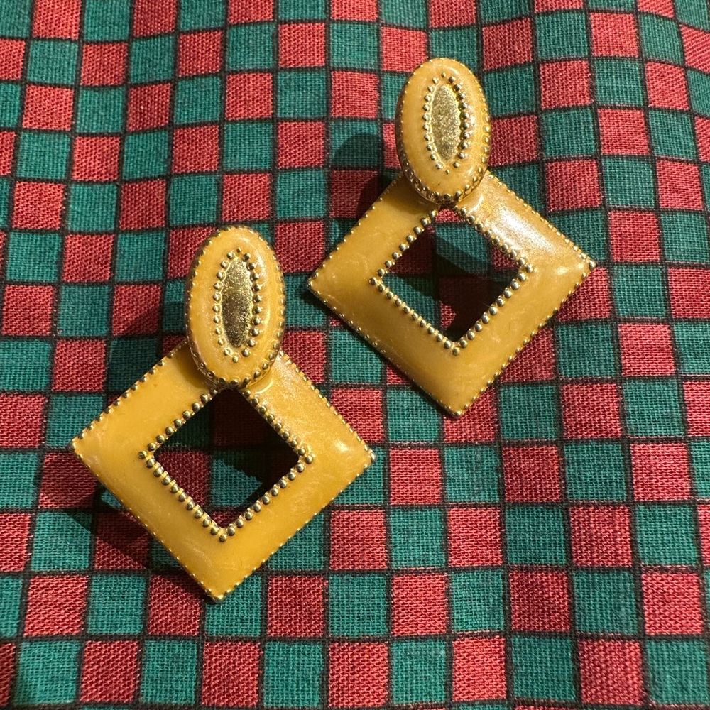 Beige / yellow Art Deco Vintage Earrings